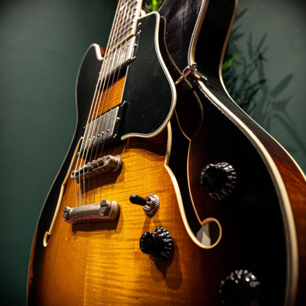 eastman t59/v sb : 16 thinline lollar humbuckers"
