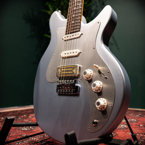 eastman fullertone dc 62 ice blue metallic