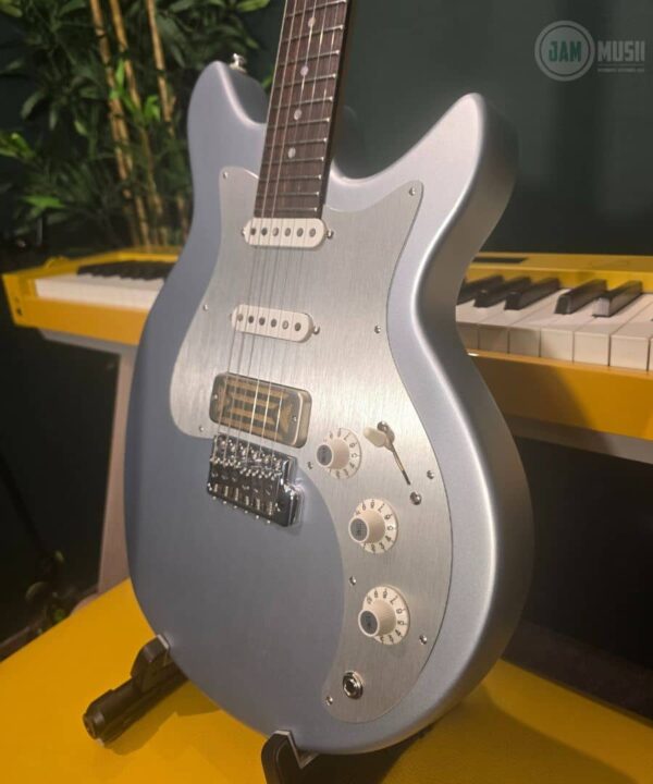 eastman fullertone dc 62 ice blue metallic