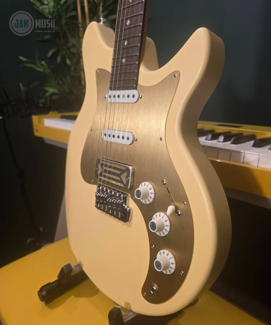 eastman fullertone dc 62 desert sand