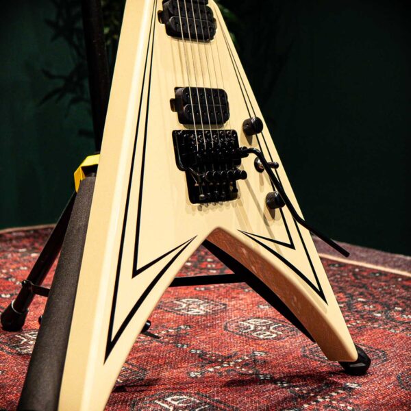 spira guitars v 420 antique white