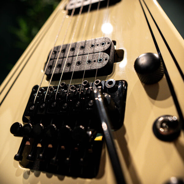 spira guitars v 420 antique white
